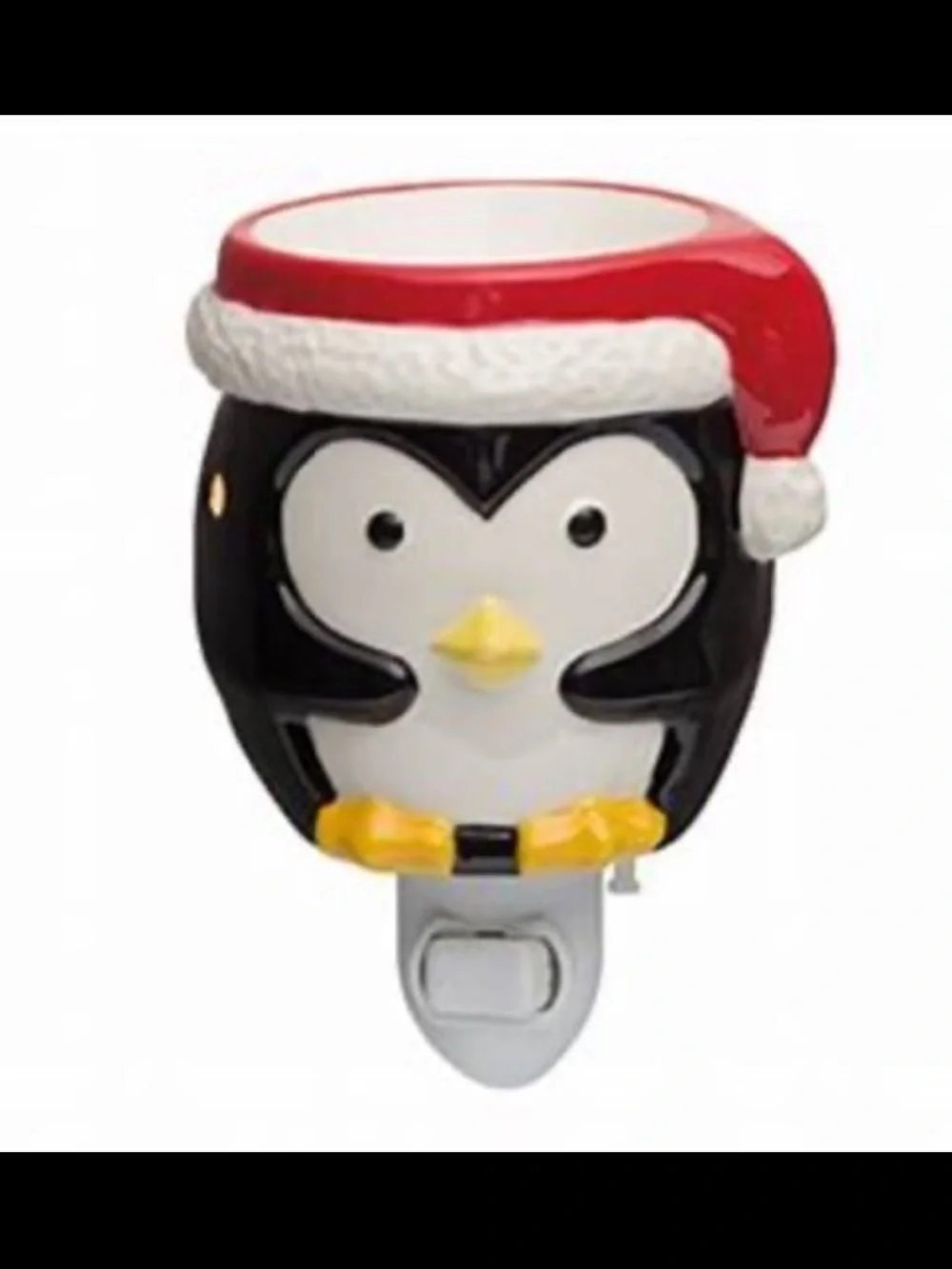 Scentsy Christmas penguin mini plug in warmer with 2 full size bars
